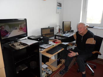 Arbeitscomputer mit Schnittplatz